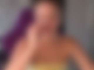 Live cam show with StacyWells - Latina on TeamSkeetLive