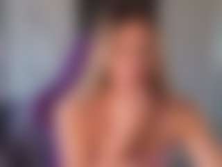 Live cam show with StacyWells - Small Tits on CamSextacy