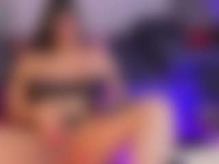 Live cam show with Valen - Fingering Latina on Camsoda | colombia