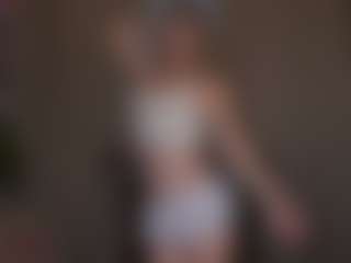 Show de cam en vivo con AlodieBurtt - Blonde Hair en Camsoda