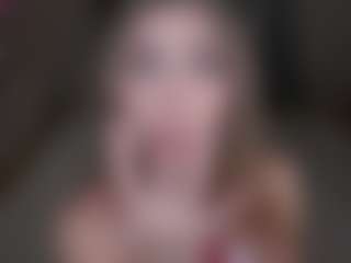 Show de cam en vivo con AlodieBurtt - Public en Camsoda