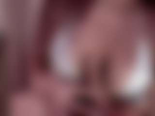 candyy-bella's Live Sex Cam Show