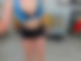 Live cam show with deeadivine - Green Eyes on Mixed Magazine Live