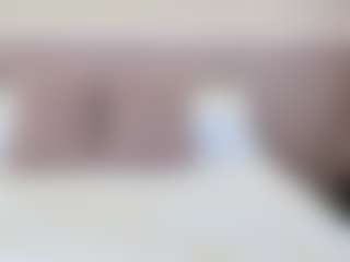 Live cam show with Georgina Reyes - Petite on TastyBlacksLive
