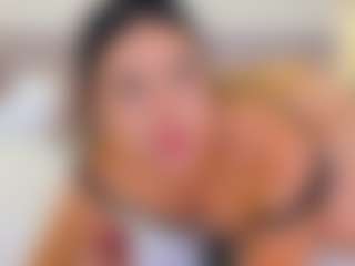 Live cam show with Georgina Reyes - Red Hair Shaved Pussy on Hubzter Live