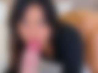 Live cam show with Georgina Reyes - College Curvy on Camsoda