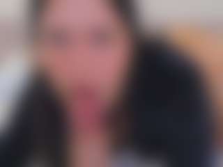 Live cam show with Georgina Reyes - Bikini on TeamSkeetLive