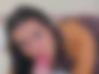 Live cam show with Georgina Reyes - Strip Teen (18+) on Camsoda