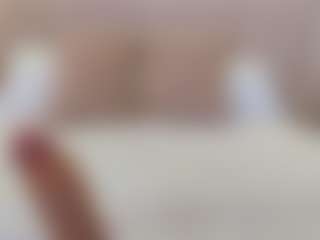 Live cam show with Georgina Reyes - Petite on intimatelivegirls.com