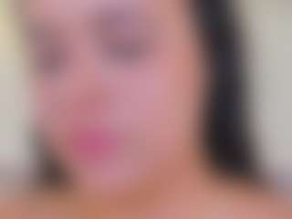 Live cam show with Georgina Reyes - Facial on chickslive.net