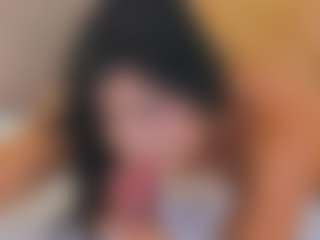 Live cam show with Georgina Reyes - Green Eyes on Camsoda