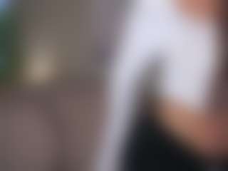 Live cam show with MoireHarbold - Upskirt on studioflirtlive.com