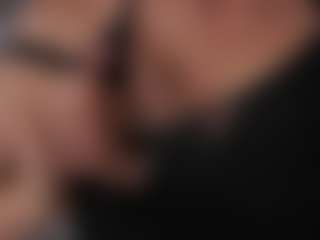Live cam show with MoireHarbold - Upskirt on xDating