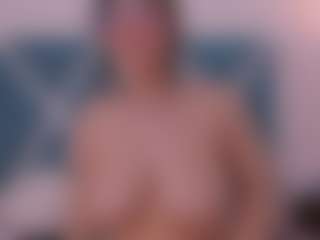 Live cam show with AnyMorningstar - Shaved Pussy Brown Hair on AdultVida.com