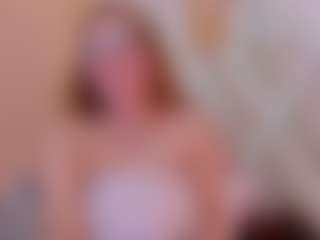 Live cam show with AnyMorningstar - Ass Bouncing on Camsoda