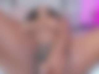 Live cam show with mia-peyton - Striptease on milfzrlive.com