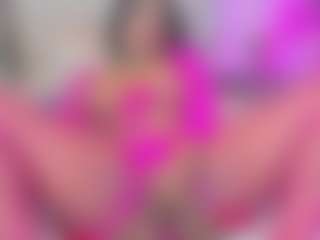 Live cam show with mia-peyton - Striptease on crypto-cams