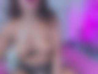 Live cam show with mia-peyton - Striptease on Hubzter Live