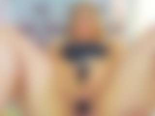 milfhornyy99's Live Sex Cam Show