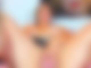 milfhornyy99's Live Sex Cam Show