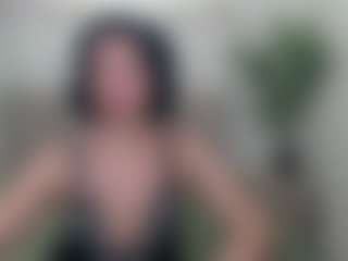 Live cam show with CameronEnns - Brown Eyes Ebony on Milfs Live