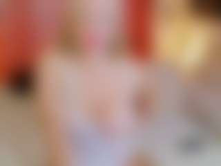 Live cam show with EVA-ROSS6 - Strapon on Camsoda