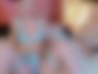 Live cam show with EVA-ROSS6 - Athletic MILF on Camming Site