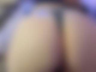 Live cam show with AshleyJonse - Blue Eyes on SquirtSoMuch