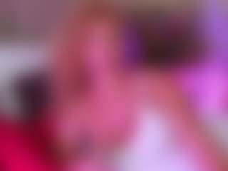 Live cam show with LexyEva - Green Eyes on Mixed Magazine Live