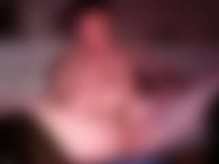Live cam show with oskarslammer - Orgasm on Milf Play