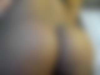 Xia-Ebonyts's Live Sex Cam Show