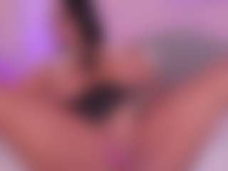 tatii-moon's Live Sex Cam Show