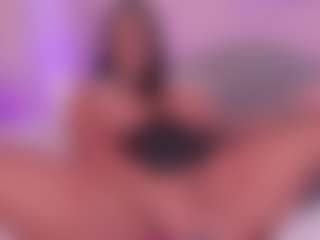 tatii-moon's Live Sex Cam Show