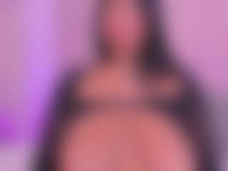 tatii-moon's Live Sex Cam Show