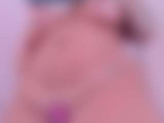Live cam show with tatii-moon - Deepthroat on Camsoda