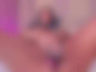 tatii-moon's Live Sex Cam Show