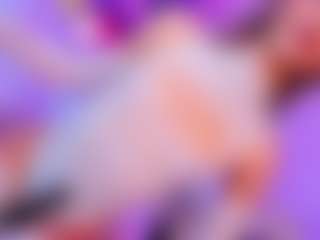 chloe-hot-xxx's Live Sex Cam Show