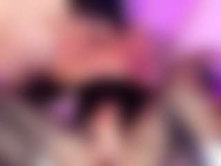 Live cam show with Dolly-Mae - Brown Eyes Brown Hair on Dolls Live