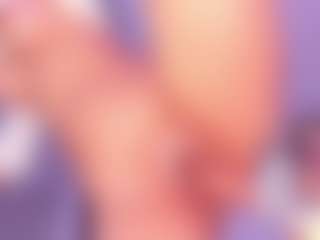 Live cam show with Dolly-Mae - Average on Gym Cam Girls
