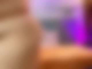 Ana MILF webcam performer live streaming