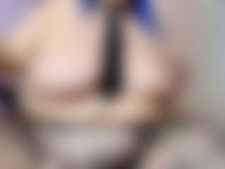 Live cam show with Ana - Belly on Camsoda