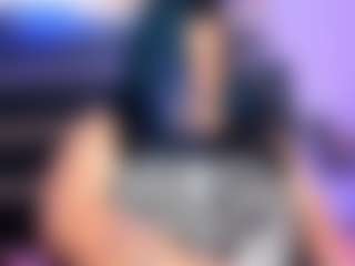 Show en direct avec Ana - Short Mature sur Camsoda