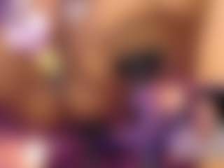 Live cam show with Mhia-Rey - Sexwebcam on TottyGirls