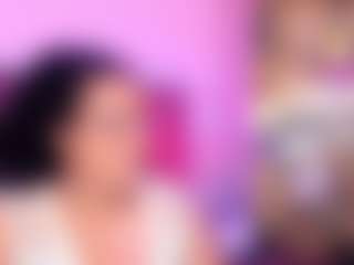 Live cam show with Mhia-Rey - BBW Shaved Pussy on CamClone