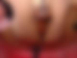 Spettacolo in cam dal vivo con Mhia-Rey - Striptease su Camsoda