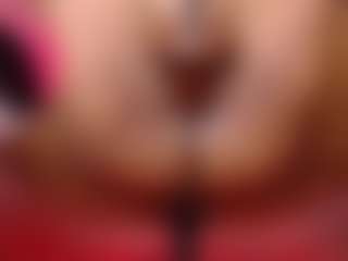 Live cam show with Mhia-Rey - Twerk on Dare Cams
