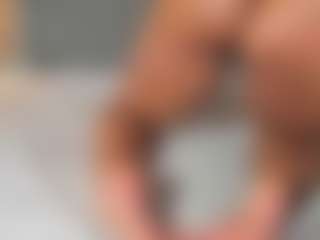 Live cam show with SofiaAlvarezz - Public Curvy on Uber Horny
