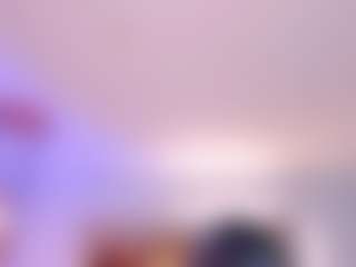 Live cam show with LeahLombardi - Curvy on Pornisteam.com