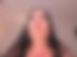 Live cam show with LeahLombardi - Teen (18+) on Dare Cams
