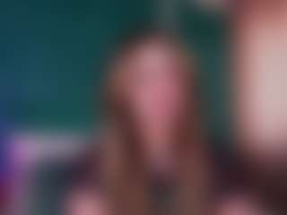 Live cam show with LucyLexton - Skinny on fapnchat